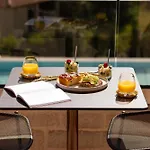 Apartahotel Reveli