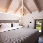 Reveli Apart-hotel
