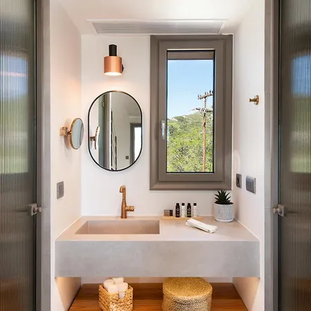 Reveli Aparthotel