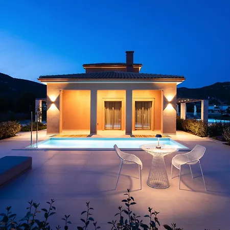Aparthotel Reveli *