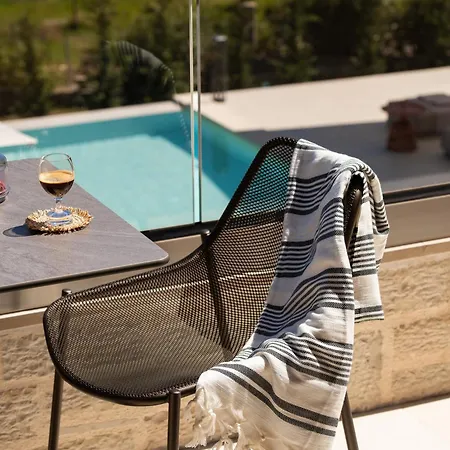 Reveli Aparthotel