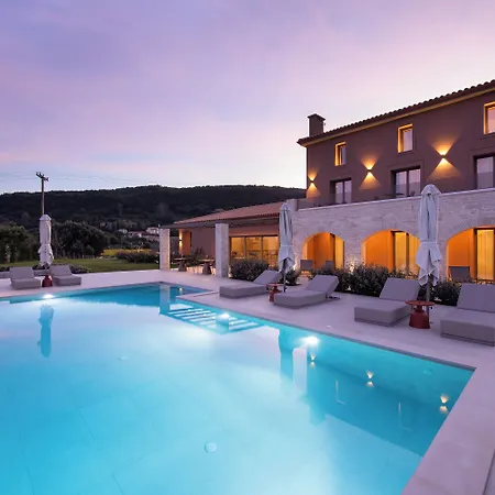 Apart-hotel Reveli 4*