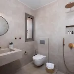 Reveli 4* كاتيليوس